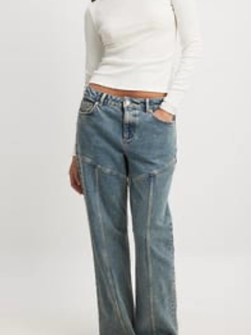 Relaxed Boyfriend Jeans in Light Blue Wash